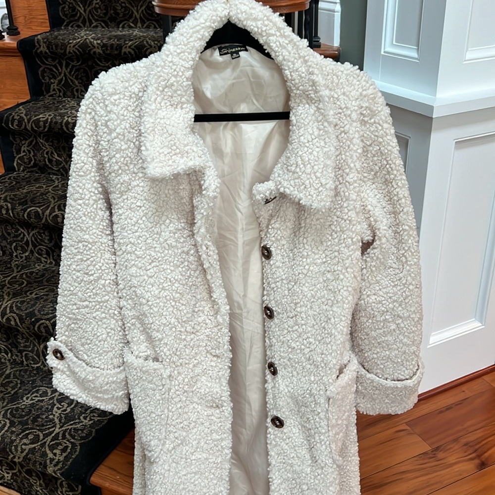 Shinestar Sherpa cream trench coat w lining, tortoise shell buttons. Belt - Picture 7 of 12